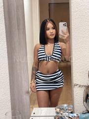 Jovencita morena llena de tentacion