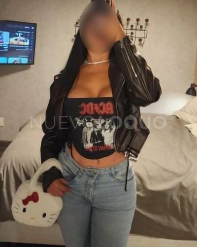  Encantadora Chica Implicada y Cariñosa
