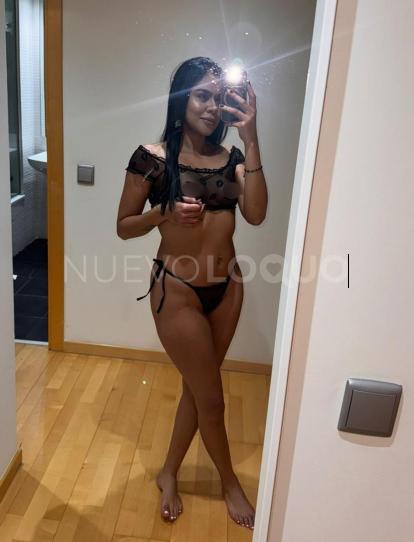  COLOMBIANA, HERMOSA DE PIES A CABEZA