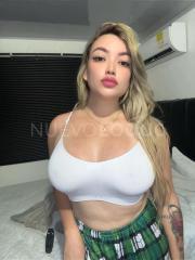 Rubia espectacular, sexy y muy caliente