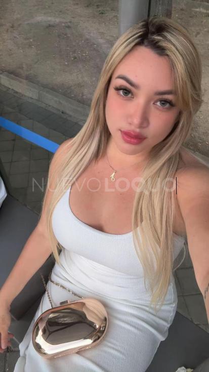  Rubia espectacular, sexy y muy caliente